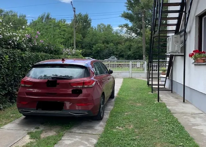 Semesterbostad Portum Vendeghaz *